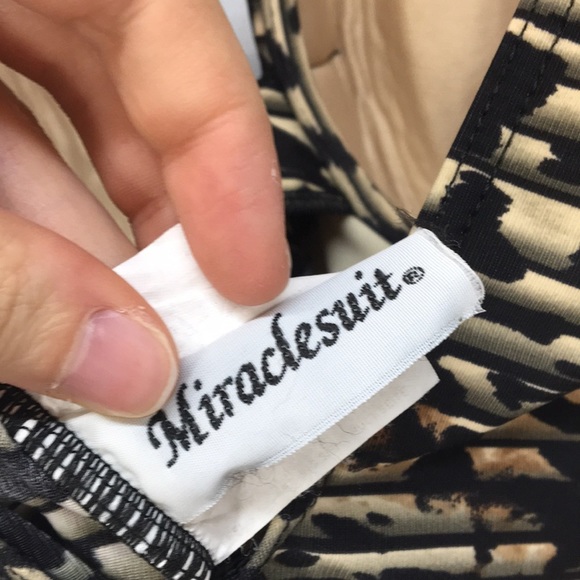 MiracleSuit Women’s Purrfection One-Piece Swimsuit Size 10 Like-NEW Condition - Picture 7 of 7